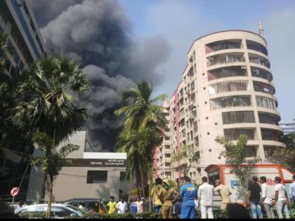 Fire Breaks out in the Garage of an Automobile Company in Powai | VIDEO: पवईतील कार सर्व्हिस सेंटरला भीषण आग; कोट्यवधींच्या गाड्या जळून खाक