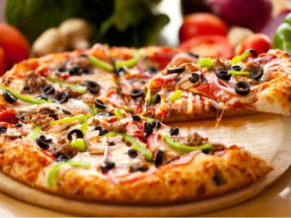 What if the pleasure of eating a five hundred rupees pizza could be given to anyone else? | पाचशे रुपयांचा पिझ्झा खाताना होणारा आनंद आणखी कोणालाही देता आला तर?