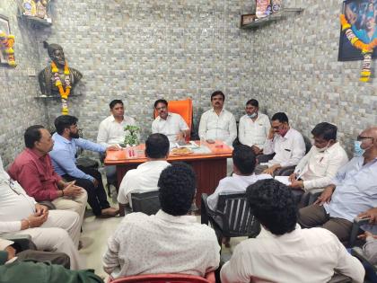 Shiv Sena tightened its belt in Ulhasnagar for election Ward wise meetings started | उल्हासनगरात शिवसेनेनं कंबर कसली! महापालिका निवडणुकीच्या पार्श्वभूमीवर प्रभाग निहाय्य जोरबैठका