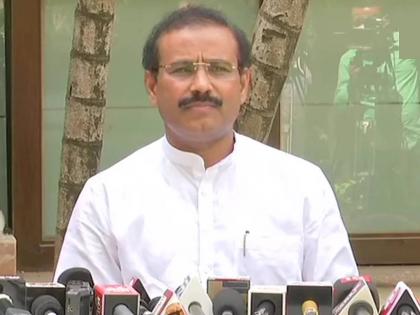 Maharashtra health minister rajesh tope says liquor shops temples religious places also be closed if corona cases increase and covid guidelines not be followed | Maharashtra Mini Lockdown: राज्यात दारूची दुकानं पण बंद होणार का? आरोग्य मंत्र्यांनी तळीरामांना झापलं, काय म्हणाले वाचा...