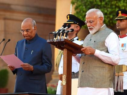 Prime Minister Narendra Modis swearing in at Rashtrapati Bhavan Toilets light sound and flowers cost Rs 73 lakh | मोदींच्या शपथविधीवेळी टॉयलेट, लाईट्स, साऊंड अन् फुलांवर किती खर्च झाला माहित्येय का? RTI मधून माहिती समोर