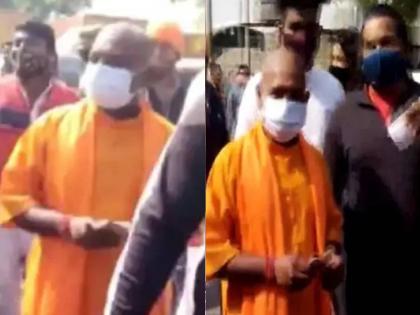 Youth dressed as cm yogi arrived at polling booth people will shocked after watching this | सेम टू CM! मुख्यमंत्री योगींच्या वेशभूषेत मतदान करायला पोहोचला तरुण, पोलिसही चक्रावले; पाहा Video