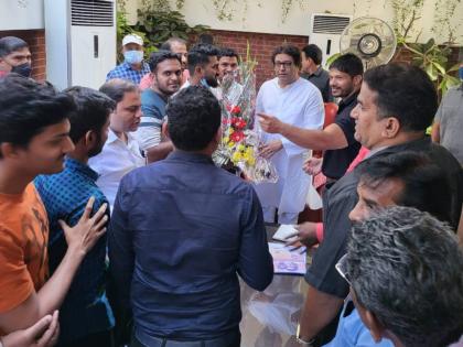 150 loco pilot meets Raj Thackeray at shivtirth mns gives justice | मनसेनं मनं जिंकली! १५० लोको पायलटला मिळवून दिला न्याय, राज ठाकरेंची घेतली भेट