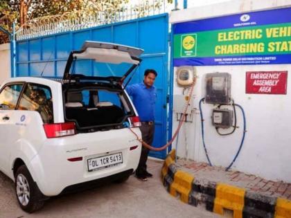 indian oil sets up 1000 electric vehicle ev charging station across 500 cities 9 major metro | बिनधास्त खरेदी करा ईव्ही! आता चार्जिंगचं टेन्शन संपणार; 'ही' कंपनी १० हजारी धमाका करणार