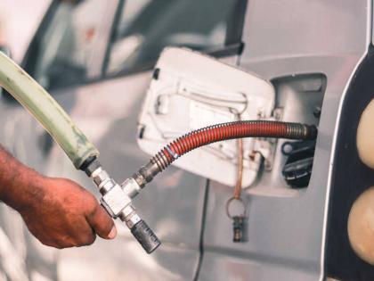 at 120 per kg cng costs more than petrol and diesel in nagpur | वाढता वाढता वाढे! राज्यातील 'या' शहरात सीएनजी थेट १२० रुपयांवर; देशात सर्वाधिक दर