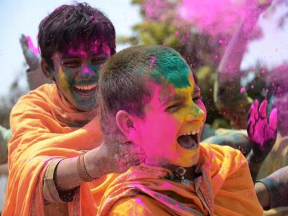 Holi 2022: Even though it is customary to do 'Shimga' on Holi, be careful not to tarnish the culture in that name! | Holi 2022 : होळीला 'शिमगा' करण्याची प्रथा असली, तरी त्या नावावर संस्कृतीला गालबोट लागणार नाही याची काळजी घ्या!