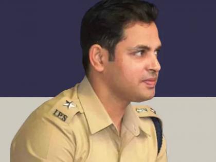 Attempt to pay bribe from Angadiya claims suspended ips officer saurabh tripathi | ‘त्या’अंगडियाकडूनच लाच देण्याचा प्रयत्न; सौरभ त्रिपाठीची पाेलीस अधिकाऱ्यांना माहिती