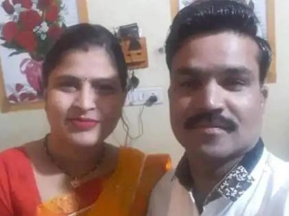 indore news husband stranglehold wife with mobile charger cable then commits suicide by hanging himself | मुलं बाहेर रंगपंचमी खेळत होती, घरात वडिलांनी मोबाईल चार्जरनं आईचा गळा दाबला; अन् मग...