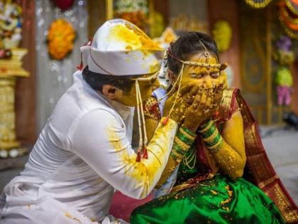 If you see these things in a dream, then you will soon get married! | स्वप्नात 'या' गोष्टी दिसत असतील तर लवकरच तुम्हाला हळद लागणार असे समजा!