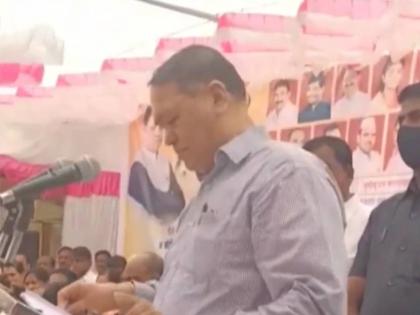 home minister dilip walse patil stops his speech midway for azaan in pune watch video | VIDEO: गृहमंत्री वळसे पाटील यांच्या भाषणावेळी सुरू झाली अजान; अन् मग...