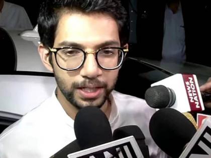 We need to consider whether there is democracy in the country Aditya Thackeray's reaction after action against sajay Raut by ed | Aditya Thackeray: 'देशात लोकशाही आहे की नाही यावर विचार करण्याची गरज', राऊतांवरील कारवाईनंतर आदित्य ठाकरेंची प्रतिक्रिया