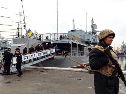 Thousands of Ukrainian naval asylum seekers Russias claim | युक्रेनचे हजार नौसैनिक शरण; रशियाचा दावा