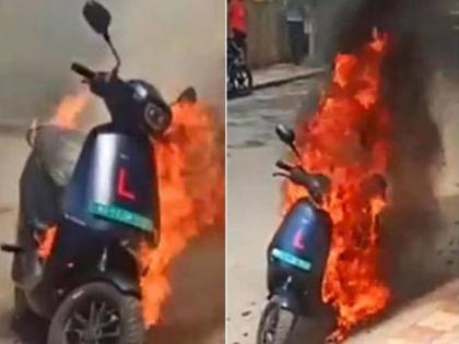 in Andhra Pradesh man dies after electric bike battery explodes in living room, wife and children critical | एक दिवस आधी इलेक्ट्रिक स्कूटर खरेदी केली; दुसऱ्याच दिवशी स्फोट; अख्खं कुटुंब उद्ध्वस्त