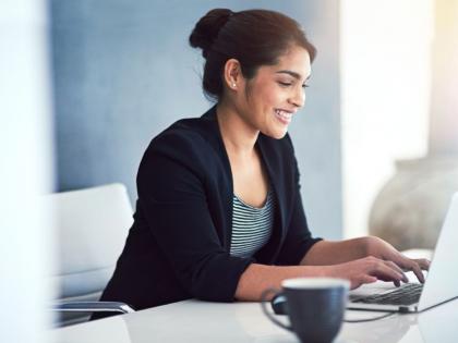 Meditation can also be done while working; Read these simple tips and keep in mind always happy! | काम करता करताही ध्यानधारणा करता येते; वाचा या सोप्या टिप्स आणि मन ठेवा सदैव प्रसन्न!