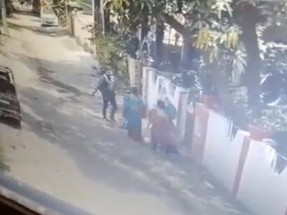 in Patna Man kills wife daughter before pulling guns trigger on himself | VIDEO: पत्नी अन् लेकीची दिवसाढवळ्या रस्त्यावर डोक्यात गोळी झाडून हत्या; स्वत:लाही संपवलं