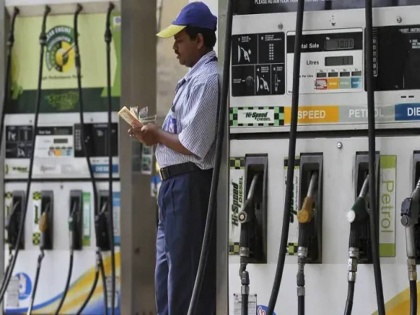 Petorl Diesel Price today 14 may 2022 in mumbai and maharashtra pune aurangabad | Petrol Diesel Price: मुंबईत पेट्रोल १२० रुपये लीटर! जाणून घ्या तुमच्या शहरात पेट्रोल-डिझेलचा आजचा दर काय?