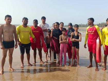 mumbai aksa beach major accident was averted with 12 members of the same family drowning on axa beach | मोठी बातमी! आक्सा बीचवर १२ जणांना वाचवण्यात यश,  'लाईफ गार्ड' ठरले देवदूत