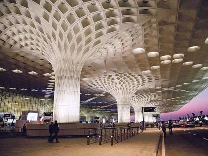 Use of solar wind energy from Mumbai Airport Used 10 million units of electricity throughout the year | मुंबई विमानतळाकडून सौर, पवनऊर्जेचा वापर; वर्षभरात वापरली १० दशलक्ष युनिट वीज