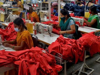 Basena merges into two government accounts; The spoiled game of textile industry! | सरकारच्या दोन खात्यात बसेना मेळ; वस्त्रोद्याेगाचा बिघडलाय खेळ!