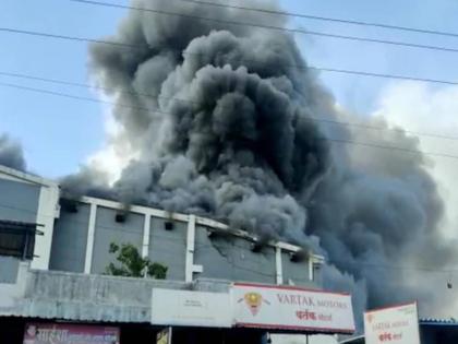 PNP Theater fire in Alibag No casualty | अलिबागमधील पीएनपी नाट्यगृह खाक; जीवितहानी नाही, लाखोंचे नुकसान, आगीवर नियंत्रण