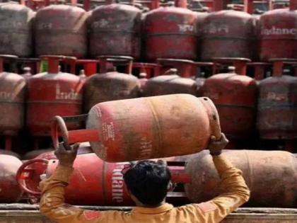 lpg cylinder price update rate rises more than double in last 8 years subsidy gone | LPG Cylinder Price: आता तर सबसिडी पण गेली; घरगुती सिलिंडरचा दर गेल्या ८ वर्षात अडीच पटीनं वाढला!