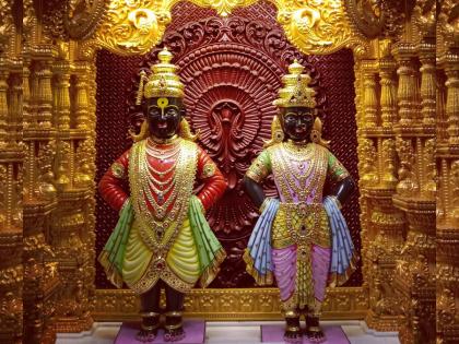 Ashadhi Ekadashi 2022: We sing Vithoba's Aarti in Talasura, but have you ever understood its meaning? | Ashadhi Ekadashi 2022 : विठोबाची आरती आपण तालासुरात गातो, पण तिचा भावार्थ कधी आपण समजून घेतला का?