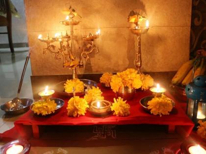 Deep Amavasya 2022: Worship the lamps properly and don't forget to say the Aarti of the Diya! | Deep Amavasya 2022: अशी करा दिव्यांची विधिवत पूजा आणि न विसरता म्हणा दोन कडव्यांची दिव्याची आरती!