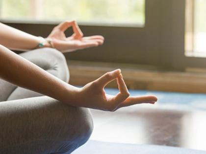 Meditation Tips: If you want to keep your mind calm, these tricks will definitely help you; Try it now! | Meditation Tips: मन शांत ठेवायचे असेल तर 'या' ट्रिक्स तुम्हाला नक्की कामी येतील; लगेच वापरून बघा!