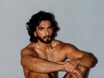 nude photoshoot row mumbai police to summon ranveer singh on august 22 | Ranveer Singh: न्यूड फोटोशूटप्रकरणी पोलीस रणवीर सिंगच्या घरी पोहोचले, २२ ऑगस्टपर्यंत हजर राहण्याचे दिले आदेश!