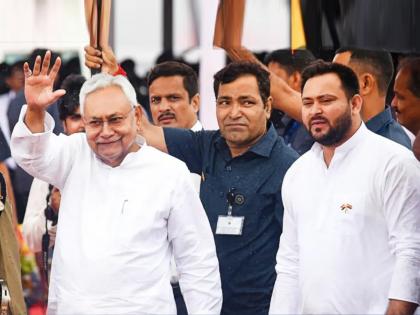 bihar cm nitish kumar 10 lakh jobs and employment on independence day tejashwi yadav | बिहार में बहार! नितीश कुमार तेजस्वीच्या एक पाऊल पुढे; म्हणाले...१० नव्हे आम्ही २० लाख नोकऱ्या देऊ