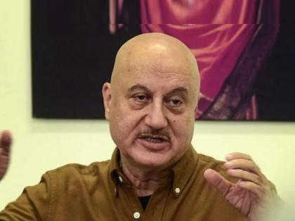 anupam kher on target killings of kashmiri pandits in kashmir everyone can not be protected | 'प्रत्येकाला सुरक्षा दिली जाऊ शकत नाही', काश्मिरी पंडितांच्या टार्गेट किलिंगवर अनुपम खेर यांचं विधान