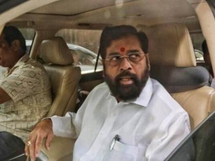 Punishment to the police officer due to the chief minister eknath shinde convoy stuck in traffic | मुख्यमंत्री अडकल्याने अधिकाऱ्याला शिक्षा, हलगर्जीचा ठपका ठेवत १०० रुपयांचा दंड