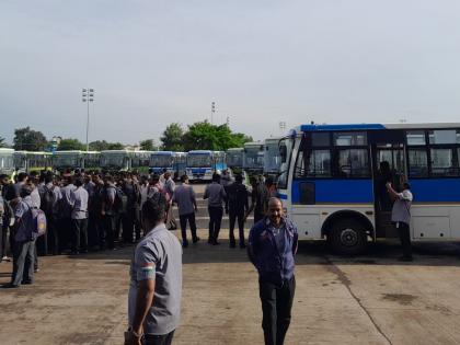 strike 200 buses of city link in Nashik stopped during Ganeshotsav city traffic and citizens faces transport issues | ऐन गणेशोत्सवात नाशिकमधील सीटी लिंकच्या २०० बसेस बंद, शहर वाहतूक ठप्प; प्रवाशांचे हाल