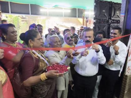 Kalyan Garib Thali which was started by transgender inaugurated by the District Collector | कल्याणमध्ये तृतीय पंथीयांकडून सुरु करण्यात आलेल्या 'गरीब थाळी'चा जिल्हाधिकाऱ्यांच्या हस्ते शुभारंभ