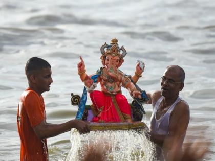 Ganesh festival 2022: 'Morya' to Bappa is not just a salutation but an honor paid by Bappa to His devotee; Read how! | Ganesh festival 2022: बाप्पाला 'मोरया' हा केवळ नमस्कार नाही तर बाप्पाने त्याच्या भक्ताचा केलेला सन्मान आहे; कसा ते वाचा!