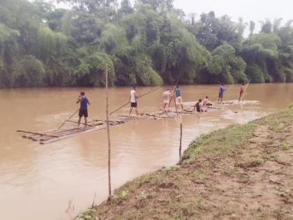 Teak smuggling through the river exposed logs worth 4 lakh 66 thousand seized | गडचिरोलीत नदीतून होणारी 'पुष्पा' स्टाईल सागवान तस्करी उघड, ४ लाख ६६ हजारांचे लठ्ठे जप्त