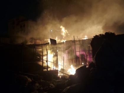 A huge fire broke out in a godown in Mumbra | मुंब्र्यात गोदामाला लागली भीषण आग