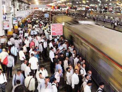 In the wake of Diwali, the railway station is crowded, platform tickets become five times more expensive | दिवाळीच्या पार्श्वभूमीवर रेल्वे स्थानकावर गर्दी, प्लॅटफॉर्म तिकीट पाचपट महागले