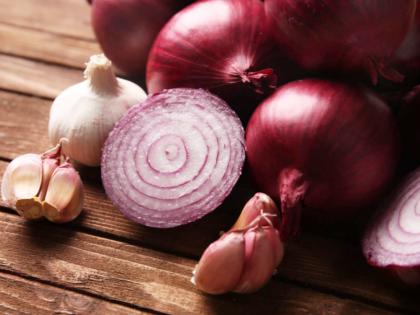 Margashirsha 2022: Why is it said to avoid onion and garlic in Margashirsha? Learn religious and scientific reason! | Margashirsha 2022:  मार्गशीर्षात कांदा लसूण टाळा असे का सांगितले जाते? जाणून घ्या धार्मिक आणि वैज्ञानिक कारण!