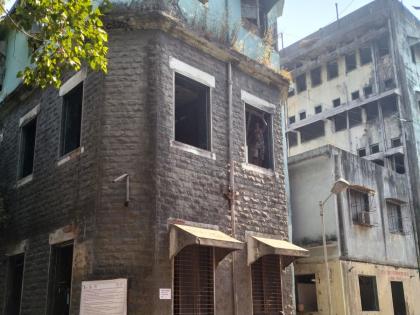 Thanekar's district hospital buildings are becoming extinct! | ठाणेकरांचा जिल्हा रूग्णालय इमारतींचा ऐतिहासिक ठेवा होतोय नामशेष!