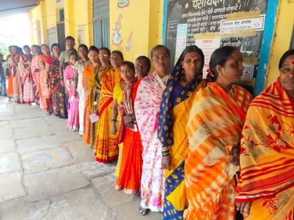 Peaceful polling for 259 gram panchayats in Satara district | सातारा जिल्ह्यातील २५९ ग्रामपंचायतींसाठी शांततेत मतदान