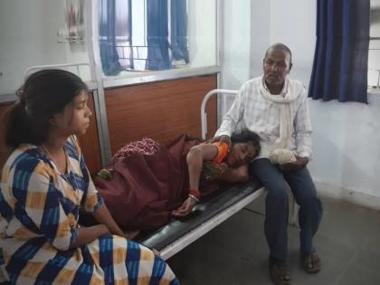 asked money to buy mobile mother could not give son beat her in chhindwara | स्मार्टफोनसाठी २५ हजार मागितले, नकार मिळाल्यानं मुलाकडून आईला काठीनं बेदम मारहाण अन्...