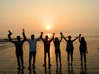 Thirty first is already a crowd of youth on Uran-Pirwadi Beach tourism is booming | थर्टीफर्स्ट आधीच उरण-पिरवाडी बीचवर तरुणाईची गर्दी, पर्यटनालाही बहर!