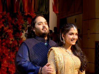 Anant Ambani and Radhika Merchant engagement ceremony held at mumbai antilia | अँटेलिया सजलं...घर आनंदानं भरलं! अनंत अंबानी आणि राधिका मर्चंट यांचा साखरपुडा मोठ्या थाटात संपन्न