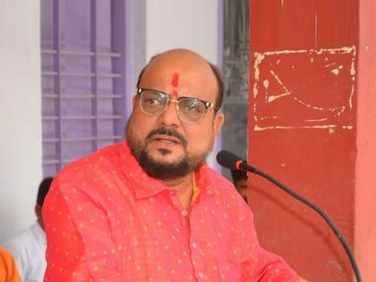 i betray for Maratha face like Eknath Shinde to become Chief Minister says Gulabrao Patil | होय मी गद्दारी केली, एकनाथ शिंदेंसारखा मराठा चेहरा मुख्यमंत्री व्हावा यासाठी- गुलाबराव पाटील