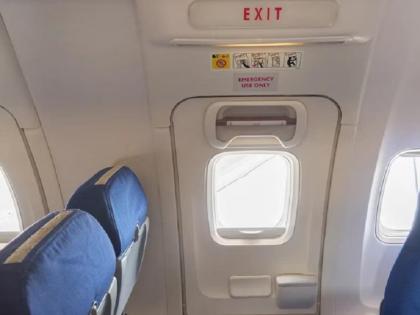 The passenger was opening the emergency door while the plane was in the air, then what happened | विमान हवेत असतानाच Emergency Door उघडत होता प्रवासी, नंतर जे घडलं ते...