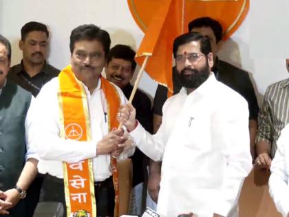 Former minister Dr Deepak Sawant from the Uddhav Thackeray faction joins CM Eknath Shinde Shiv Sena | उद्धव ठाकरेंना आणखी एक धक्का, माजी आरोग्यमंत्री दीपक सावंत यांचा शिंदेंच्या उपस्थितीत शिवसेनेत प्रवेश