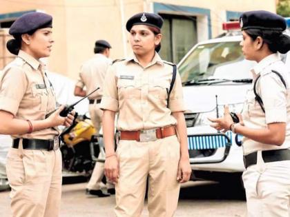 That woman you are teasing isn't the police | तुम्ही छेड काढताय ती महिला पोलिस नाही ना...? 