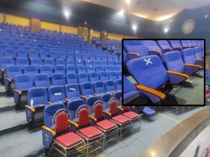 Disrepair of more than 150 chairs in the auditorium in navi mumbai nerul | ऑडिटोरियममधील १५० हून अधिक खुर्च्यांची दुरवस्था; आगरी- कोळी भवनातील प्रकार