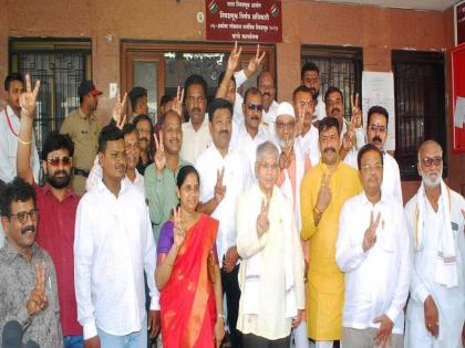 a rally was held in akola city after vba prakash ambedkar filed their application for the lok sabha election 2024 | ‘वंचित’चे शक्तीप्रदर्शन; प्रकाश आंबेडकर यांची उमेदवारी दाखल! अकोला शहरात काढली रॅली